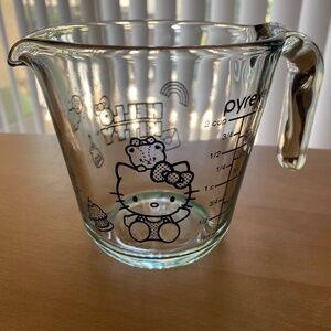PYREX - Hello Kitty Glass Measuring Cup